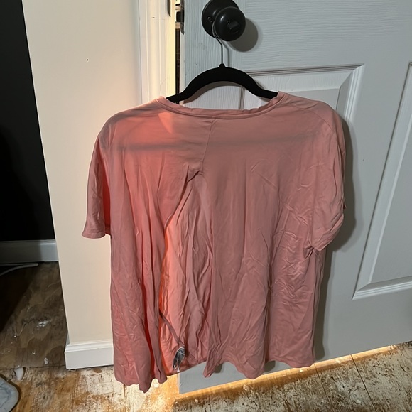 Light Pink tshirt, size large, open back, I-body from cotton on brand - Picture 2 of 3